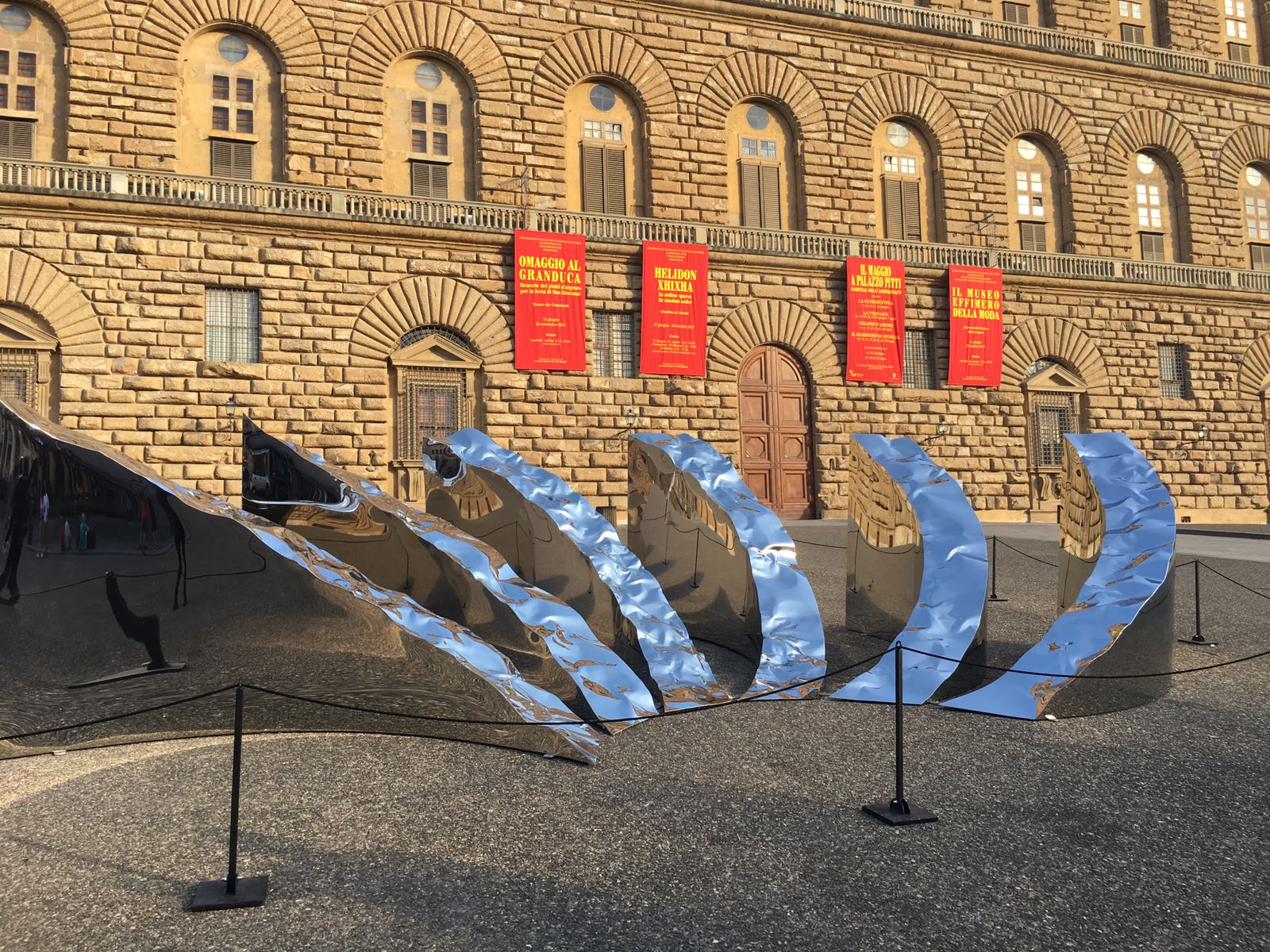 In Ordine Sparso, Mostra di Helidon Xhixha
